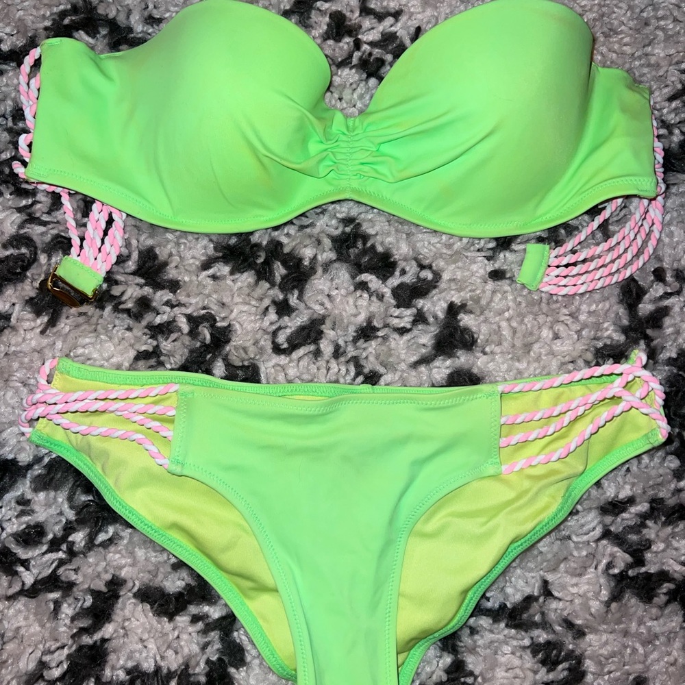 NEVER BEEN WORN Victoria’s Secret lime green strapless bikini